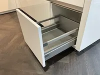 Lux hoek met eiland keukenopstelling - afbeelding 2 van  38