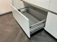 Lux hoek met eiland keukenopstelling - afbeelding 3 van  38