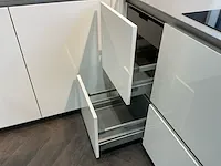 Lux hoek met eiland keukenopstelling - afbeelding 4 van  38
