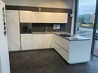 Lux hoek met eiland keukenopstelling