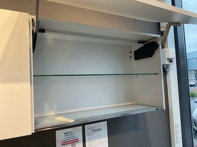 Lux hoek met eiland keukenopstelling - afbeelding 25 van  38