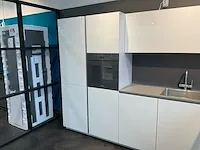 Lux hoek met eiland keukenopstelling - afbeelding 33 van  38