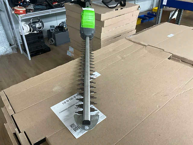 Lux-tools 20v telescopische heggenschaar - afbeelding 7 van  11