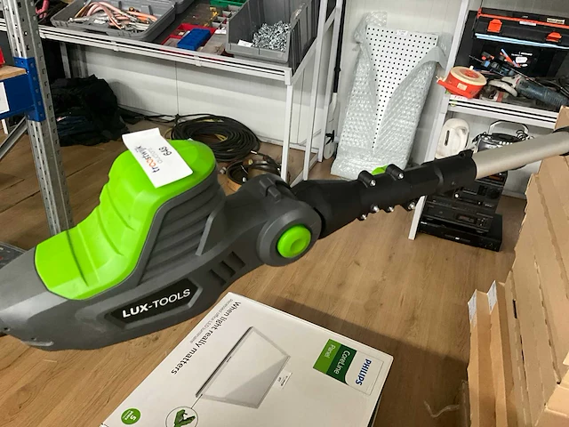 Lux-tools 20v telescopische heggenschaar - afbeelding 8 van  11