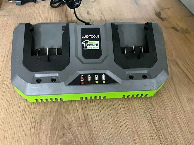 Lux-tools 20v telescopische heggenschaar - afbeelding 9 van  11