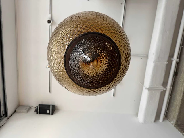 Luxe design hanglamp met geribbled glas - afbeelding 4 van  5