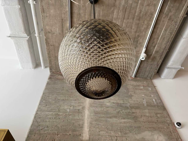 Luxe design hanglamp met geribbled glas - afbeelding 3 van  4