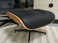 Luxe eames lounge chair met ottoman xl in walnoot en echt leer, zwart / walnoot - afbeelding 4 van  13
