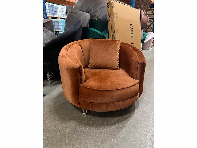 Luxe fauteuil oranje met gouden poten - afbeelding 3 van  5