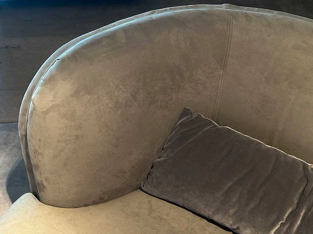 Luxe gebogen design bank - afbeelding 7 van  7