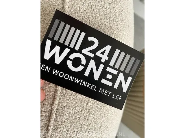 Luxe organische bank in off white bouclé stof by italia, wit, bouwjaar 2023 - afbeelding 2 van  11