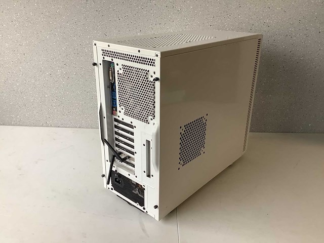 Luxe zelfbouw desktop - afbeelding 6 van  9