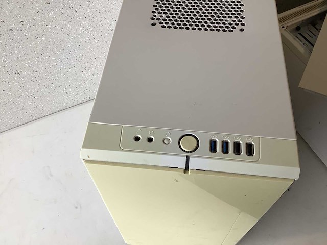 Luxe zelfbouw desktop - afbeelding 8 van  9