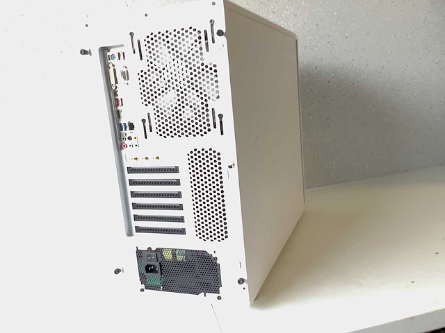 Luxe zelfbouw desktop - afbeelding 3 van  5