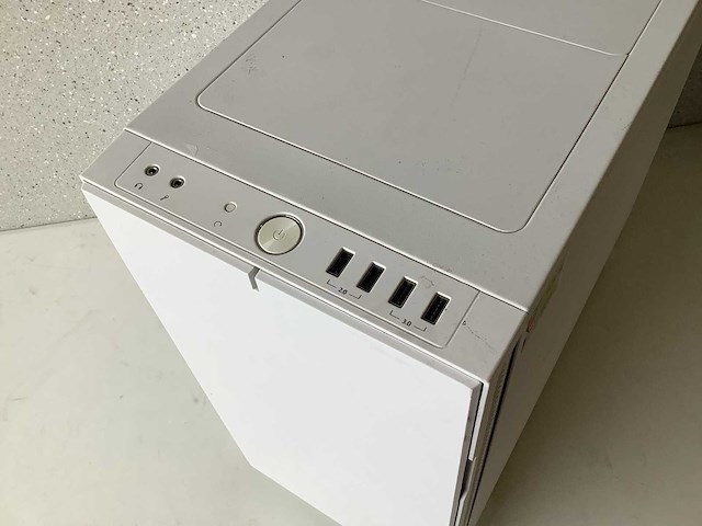 Luxe zelfbouw desktop - afbeelding 4 van  5