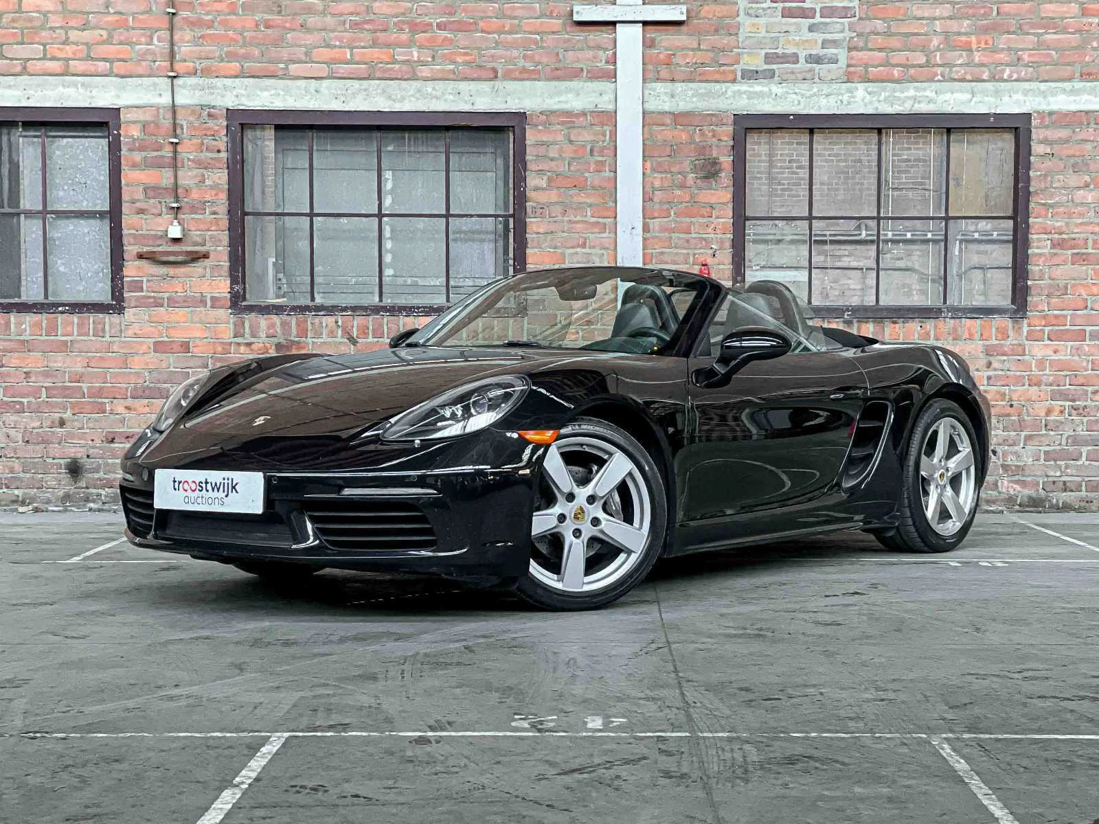 Luxury & sports cars te boxmeer