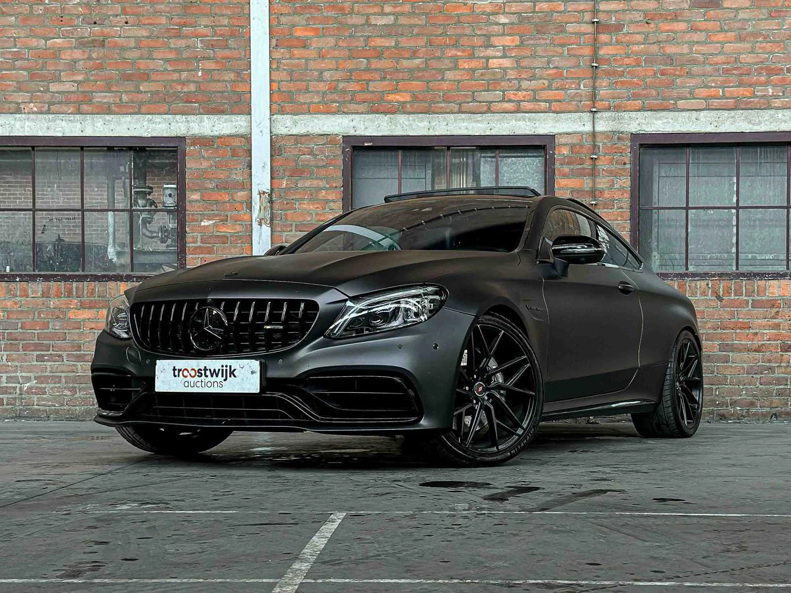 Luxury & sports cars te boxmeer
