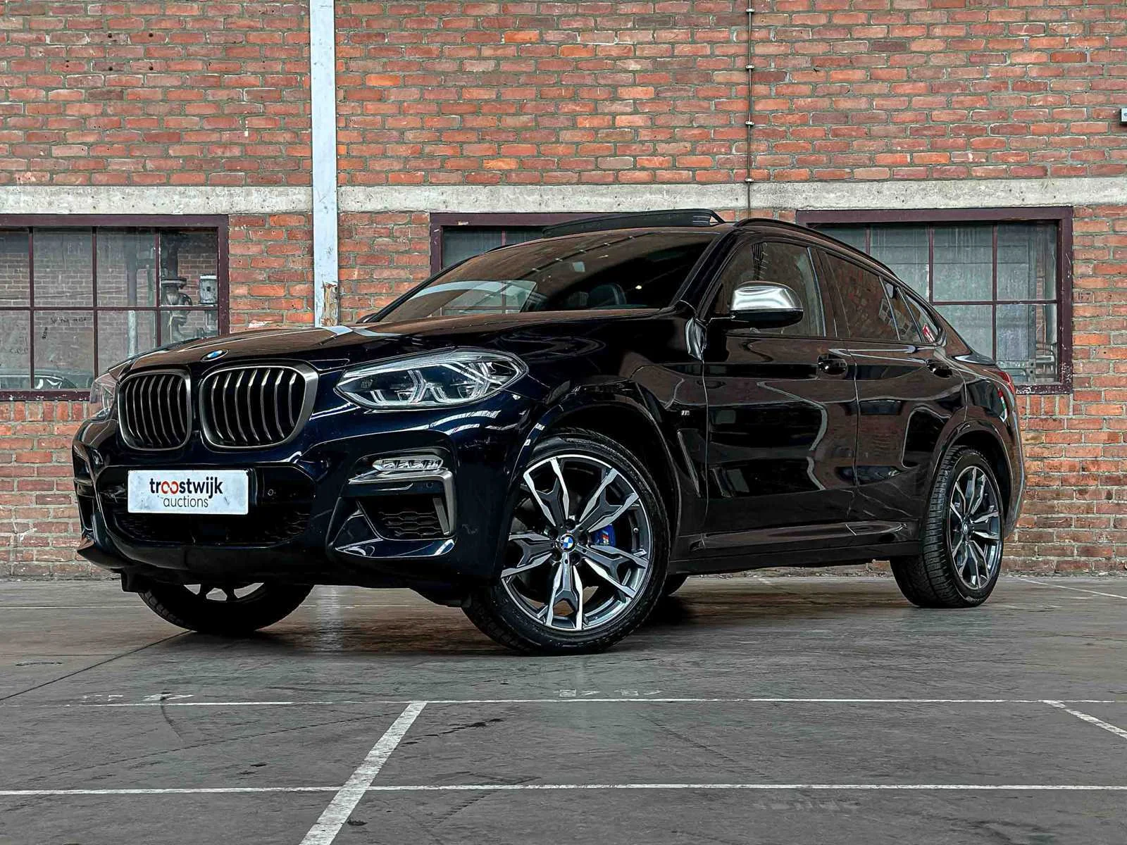 Luxury & sports cars te boxmeer