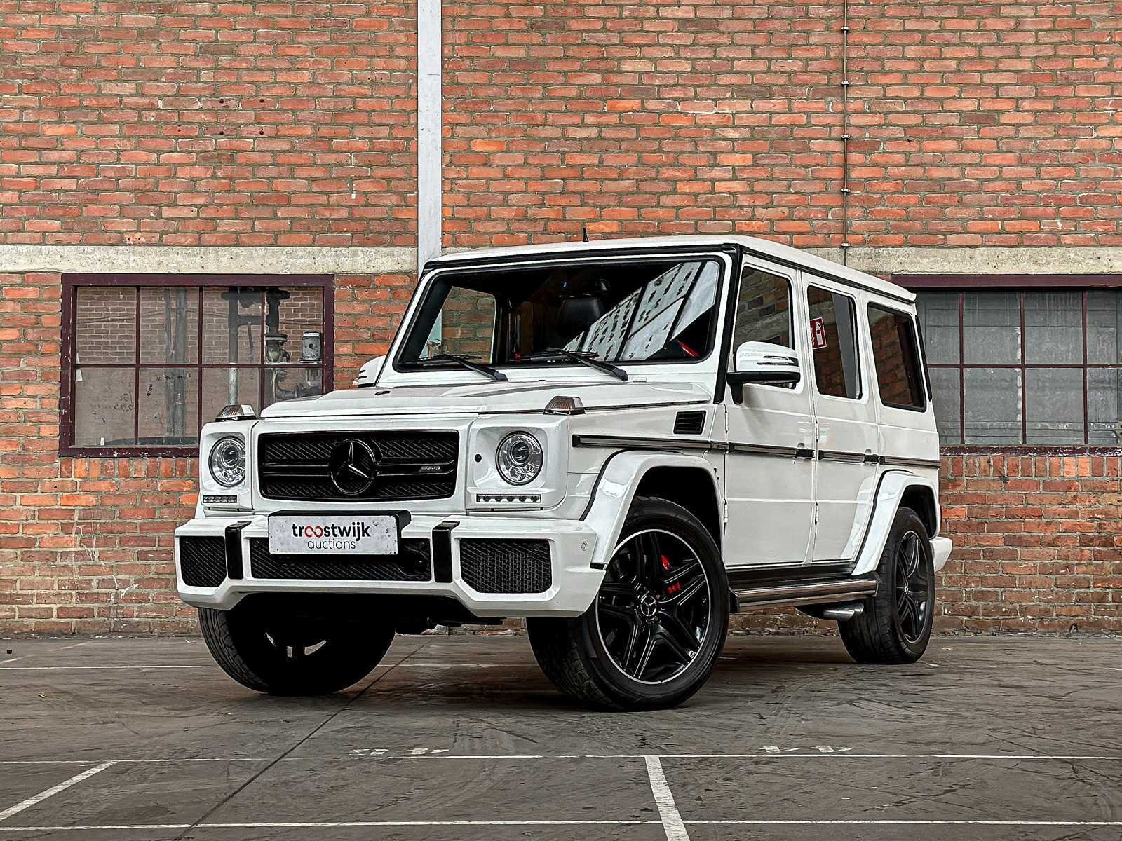 Luxury & sports cars te boxmeer