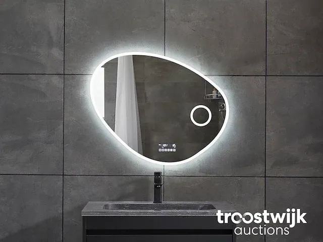 Luxury wellness 80x70cm design led spiegel met digitaal display en verwarming/bluetooth/speakers/klok/vergrotingsspiegel - afbeelding 1 van  12