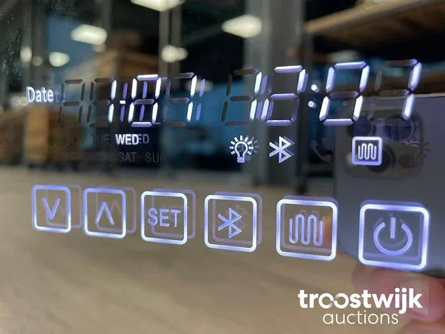 Luxury wellness 80x70cm design led spiegel met digitaal display en verwarming/bluetooth/speakers/klok/vergrotingsspiegel - afbeelding 10 van  12