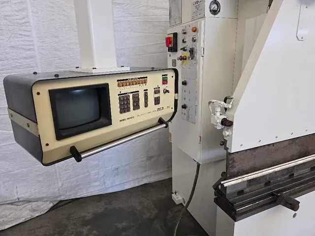 Lvd - ppn 150 40 mnc - cnc kantbank - 1983 - afbeelding 2 van  14