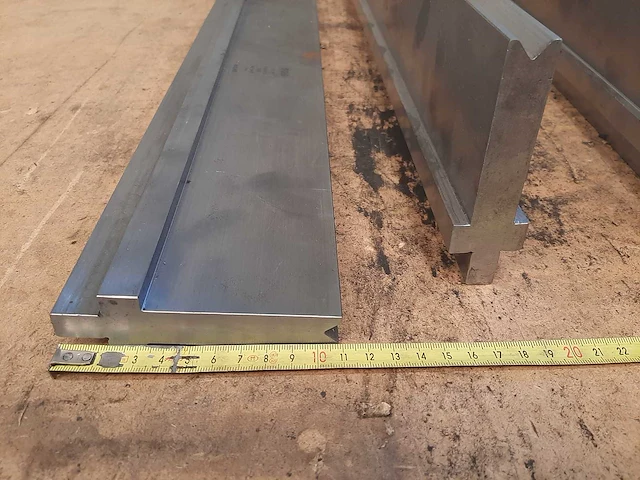 Lvd single v12 - 3222 onder gereedschap - kantbank gereedschap - afbeelding 4 van  4