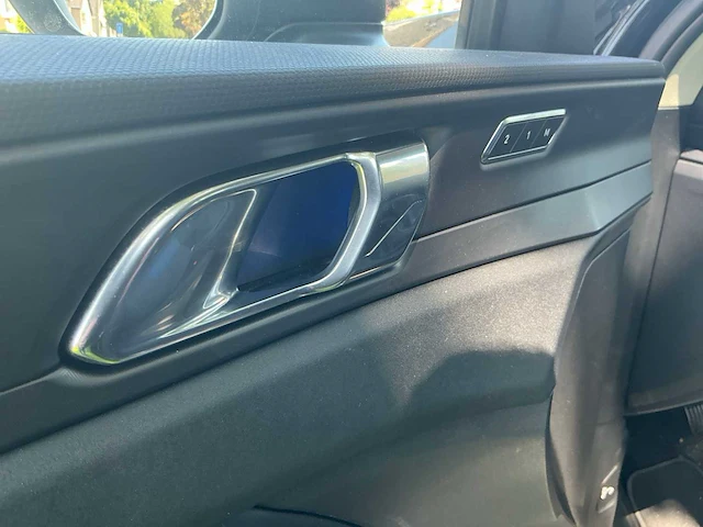 Lynk&co - 2022 - 01 - gx6 - personenauto - afbeelding 5 van  47