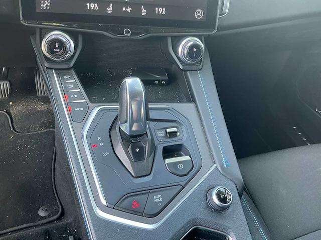 Lynk&co - 2022 - 01 - gx6 - personenauto - afbeelding 19 van  47