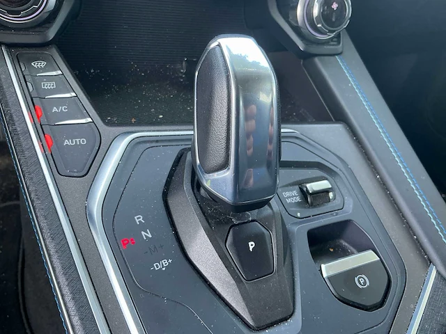 Lynk&co - 2022 - 01 - gx6 - personenauto - afbeelding 20 van  47