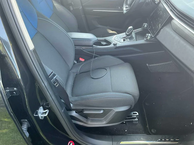 Lynk&co - 2022 - 01 - gx6 - personenauto - afbeelding 25 van  47
