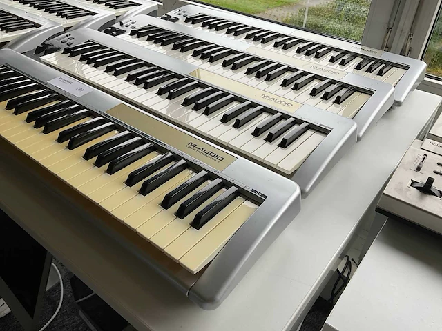 M-audio keystation 49e keyboard (4x) - afbeelding 2 van  6