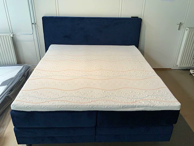 M-line gelfoam met latex topper b160 x l200 cm - afbeelding 1 van  11