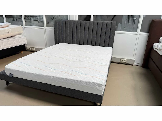 M-line superbe medium talalay latex anti-allergic matras b140 x l200cm - afbeelding 15 van  24