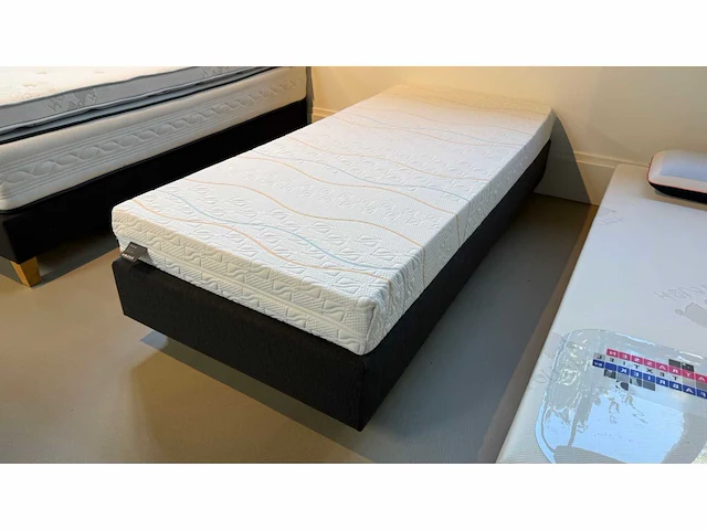 M-line superbe medium talalay latex anti-allergic matras b80 x l200cm - afbeelding 7 van  17