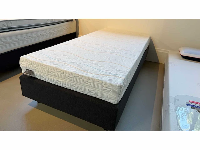 M-line superbe medium talalay latex anti-allergic matras b80 x l200cm - afbeelding 11 van  17