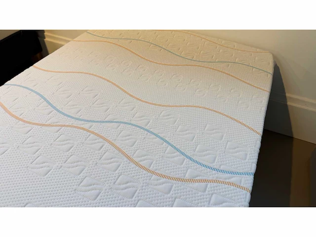M-line superbe medium talalay latex anti-allergic matras b80 x l200cm - afbeelding 12 van  17