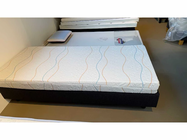 M-line superbe medium talalay latex anti-allergic matras b80 x l200cm - afbeelding 5 van  17