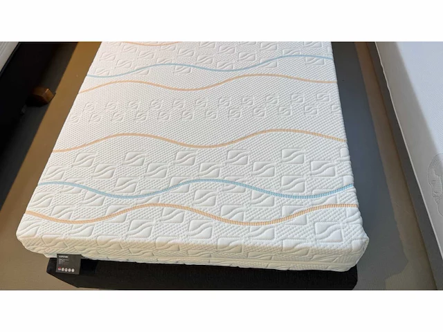 M-line superbe medium talalay latex anti-allergic matras b80 x l200cm - afbeelding 9 van  17