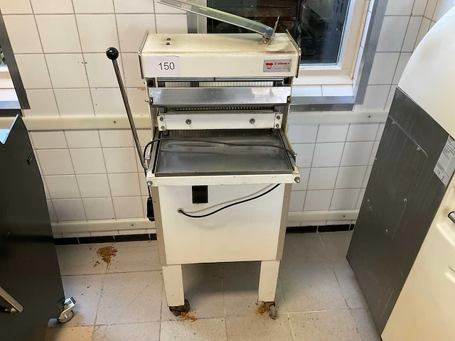M. stillekens - broodsnij machine - afbeelding 1 van  4