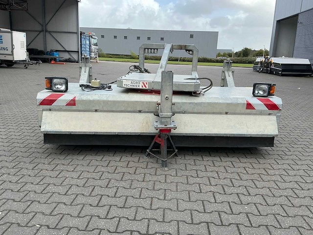 M sweep tv800 rolbezem - afbeelding 23 van  24