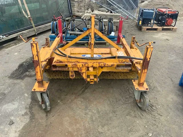 M-sweep veegmachine - afbeelding 5 van  8