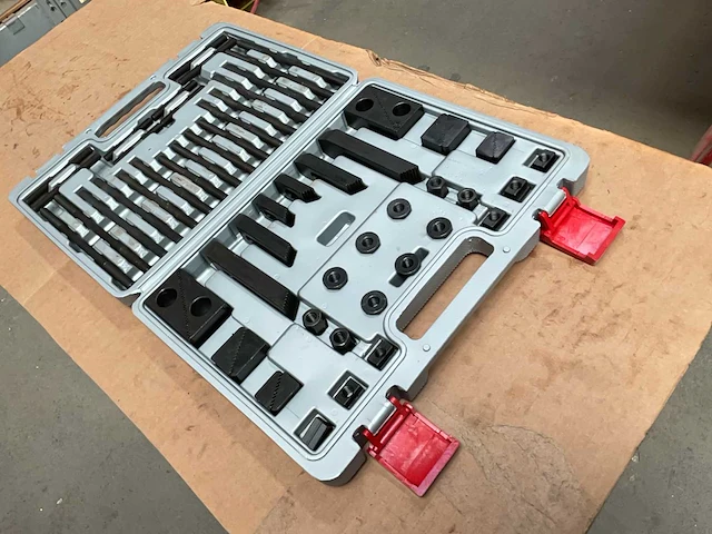 M10x12mm steel clamping kit - afbeelding 1 van  4
