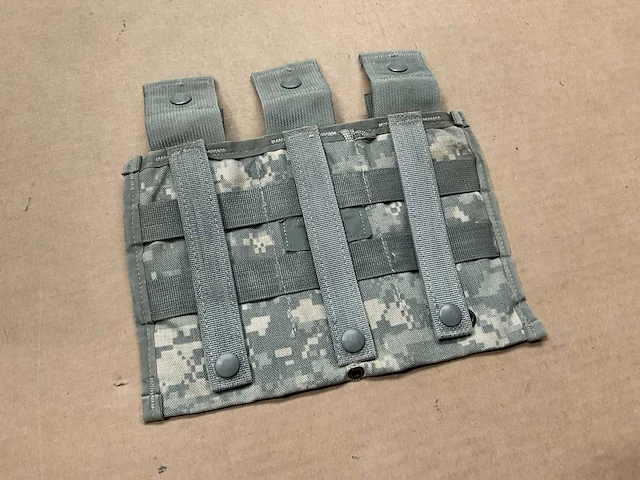 M4 three magazine pouch (106x) - afbeelding 2 van  3