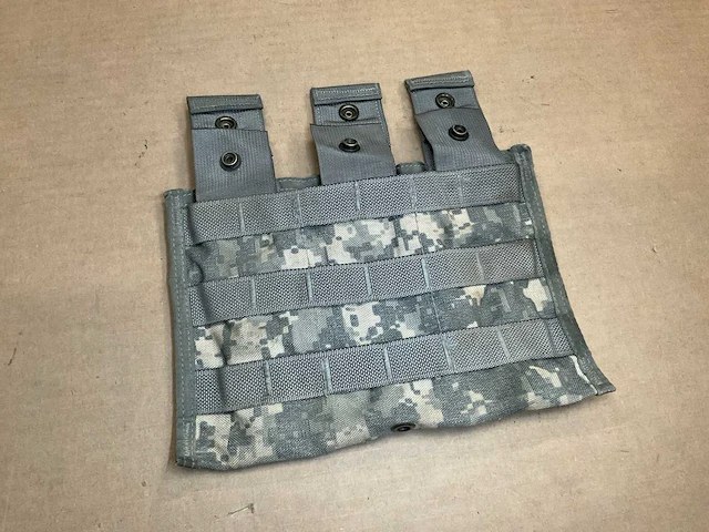 M4 three magazine pouch (26x) - afbeelding 1 van  2