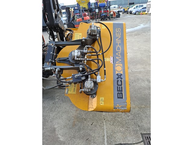 Maaiarm met hedge cutter, mcconnel, 2013 - afbeelding 4 van  16