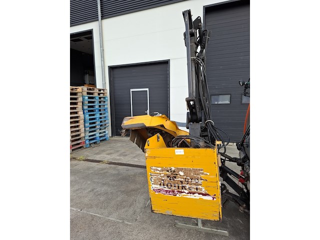 Maaiarm met hedge cutter, mcconnel, 2013 - afbeelding 9 van  16