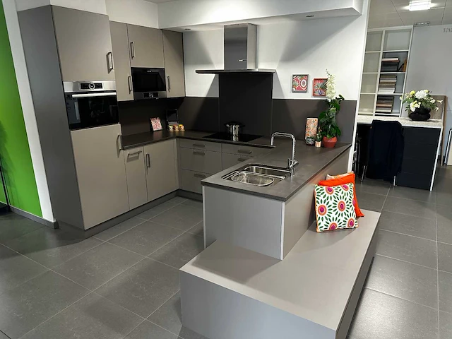 Maatwerk - showroomkeuken - afbeelding 1 van  47