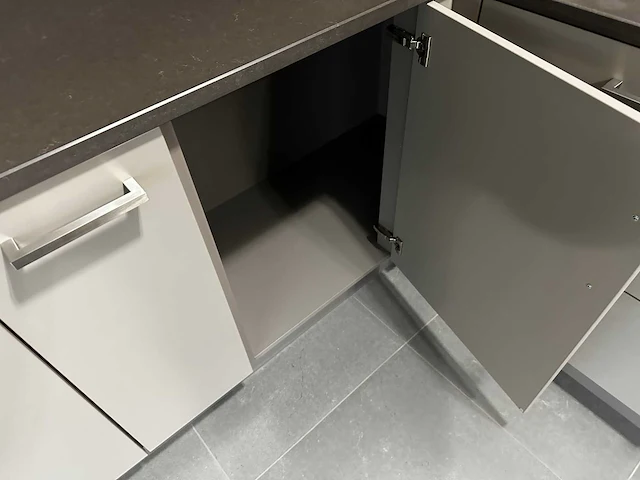 Maatwerk - showroomkeuken - afbeelding 35 van  47
