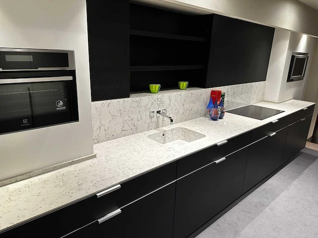Maatwerk - showroomkeuken - afbeelding 2 van  39